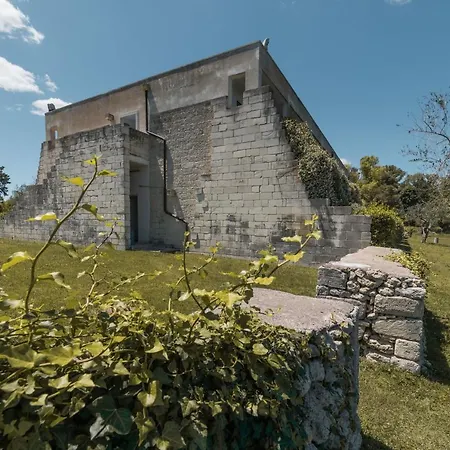 Alloggio per agriturismo Masseria Bosco Di Makyva Borgagne